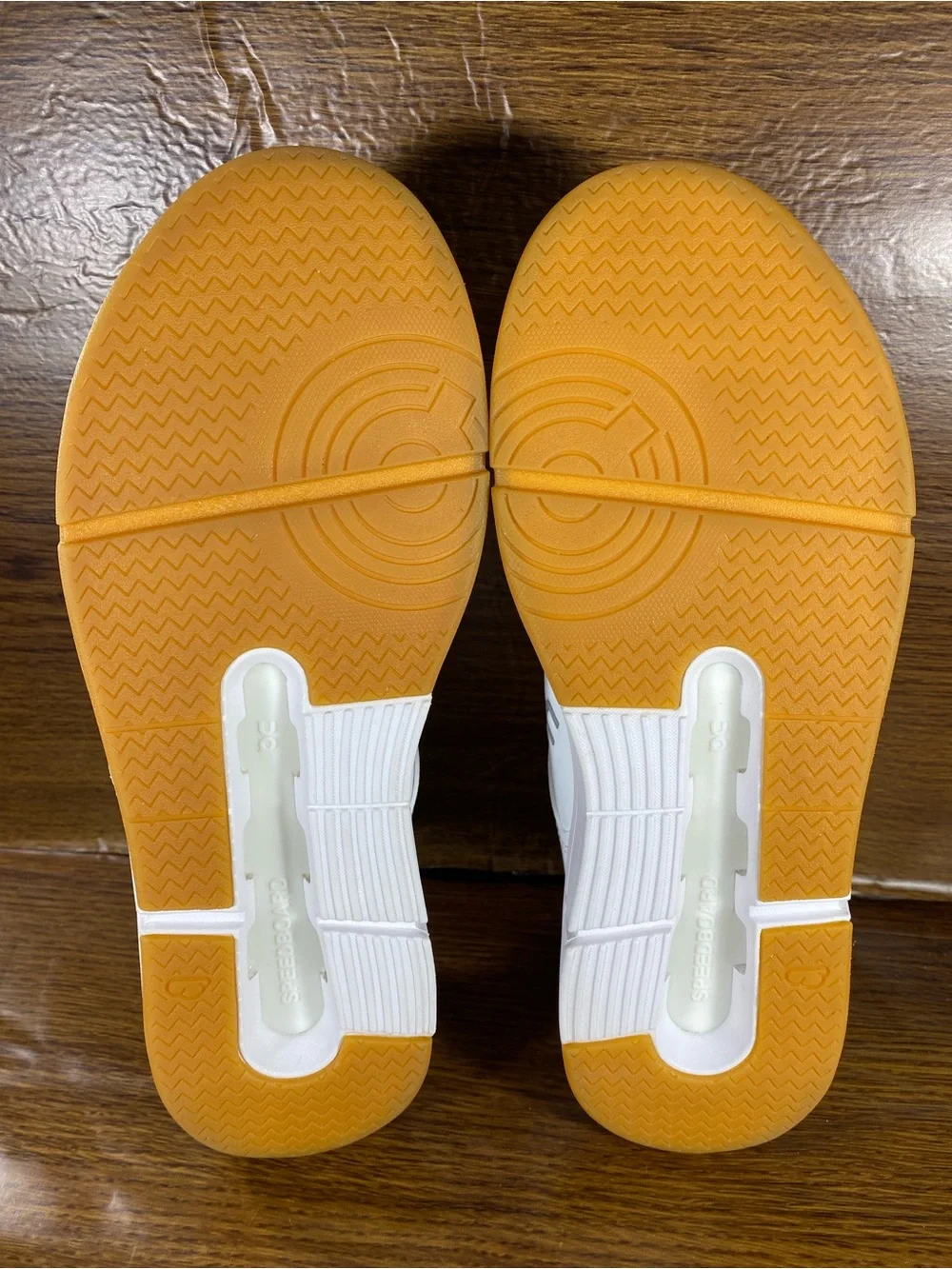 On Cloud Roger women’s shoe size 8.5
